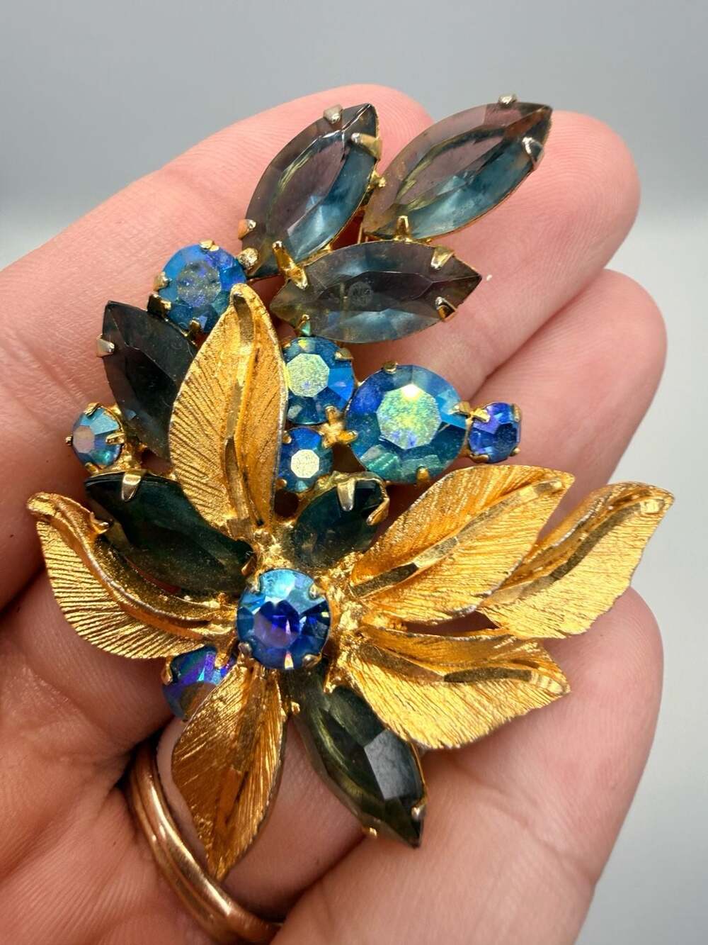Vintage Gold Tone Blue Green Crystal Rhinestone Brooch